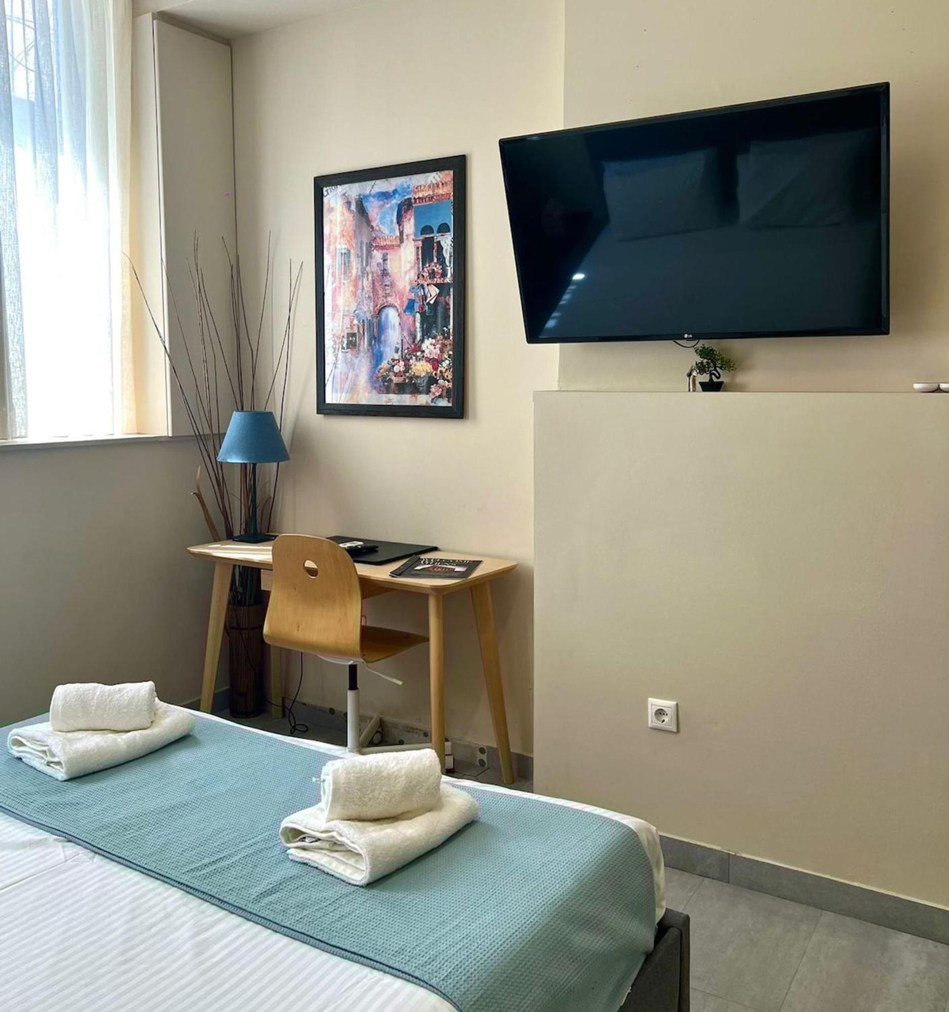 Superhost Hub #103 Plaka - Monastiraki Apartment Athena Bagian luar foto